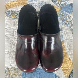 Sanita Professional Cabrio Clogs in Bordeaux